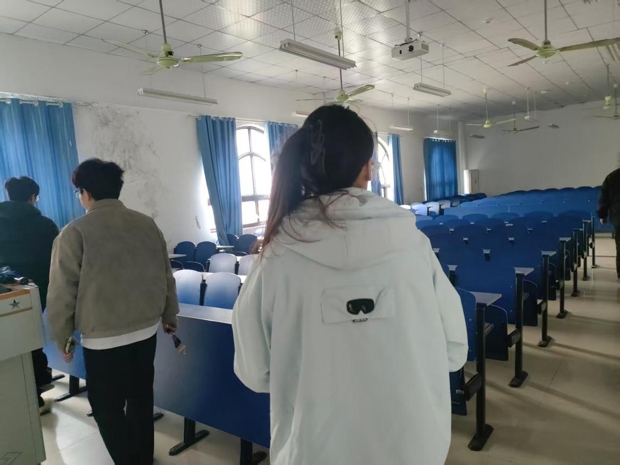 1afa18ff933a94c0a8514a5be689ec0