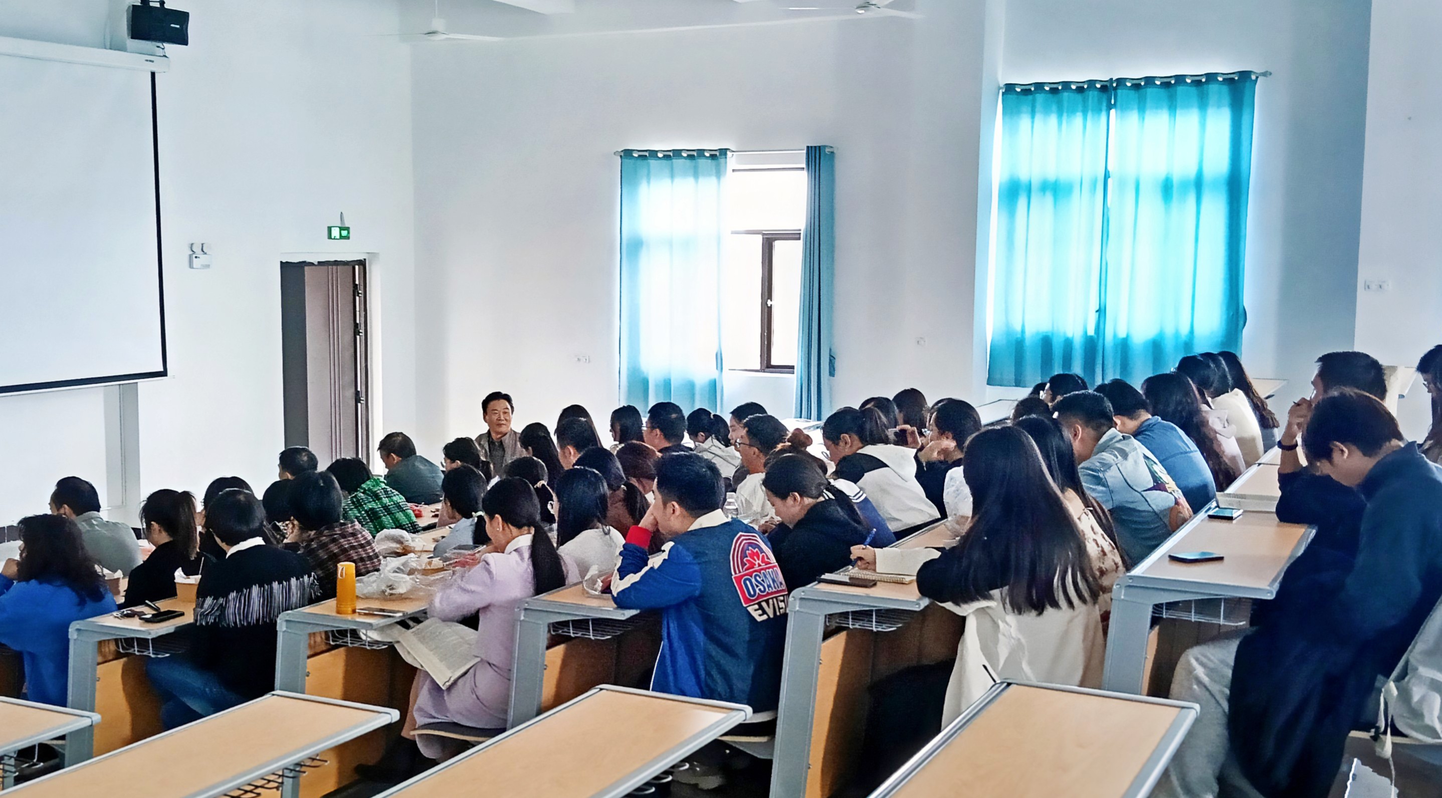 学术沙龙2(1).jpg